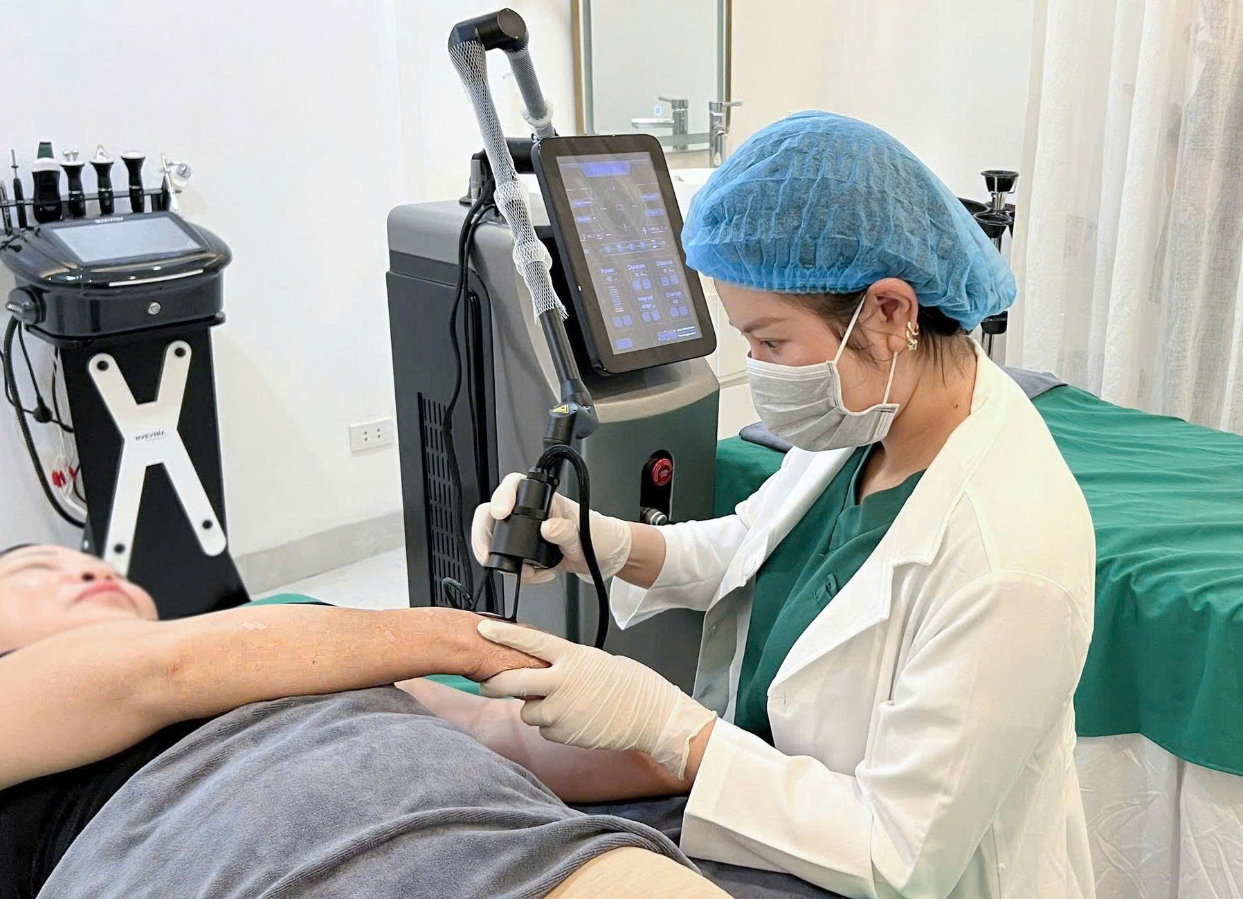 Cùng ThS. BS Phạm Thị Hoà tìm hiểu phương pháp trẻ hoá da không xâm lấn