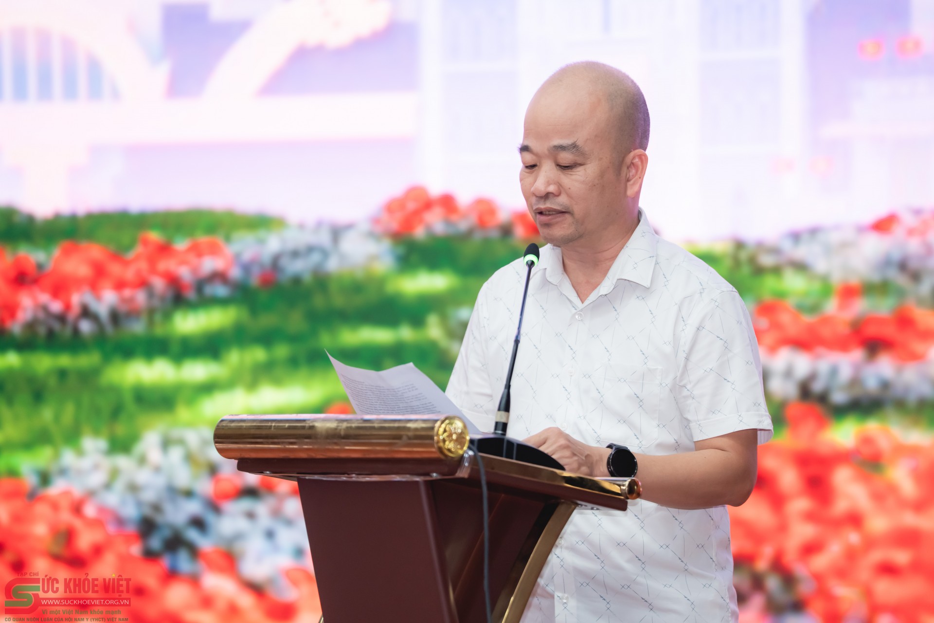 Lan tỏa tri thức – Xây dựng lối sống lành mạnh: Chương trình tuyên truyền SKTD và SKSS cho học sinh, sinh viên Nhà báo Nguyễn Đình Khải – Phó Tổng Biên tập Tạp chí Sức Khỏe Việt- Trưởng Ban Tổ chức- phát biểu khai mạc chương trình.