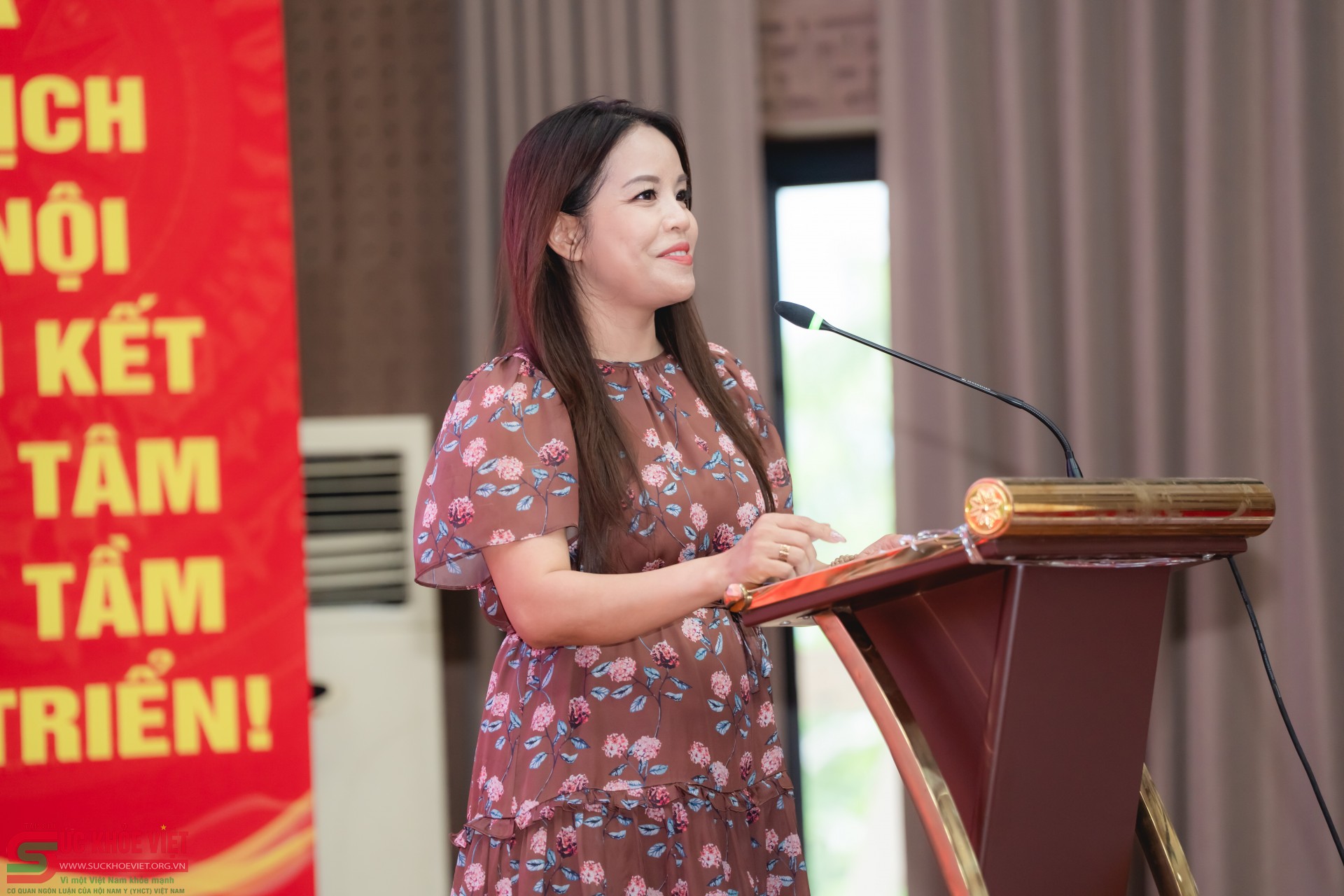 Lan tỏa tri thức – Xây dựng lối sống lành mạnh: Chương trình tuyên truyền SKTD và SKSS cho học sinh, sinh viên ThS. Nguyễn Thị Hồng Hoa- Phó Bí Thư Đảng ủy, Phó Hiệu trưởng nhà trường phát biểu chia sẻ tại chương trình.