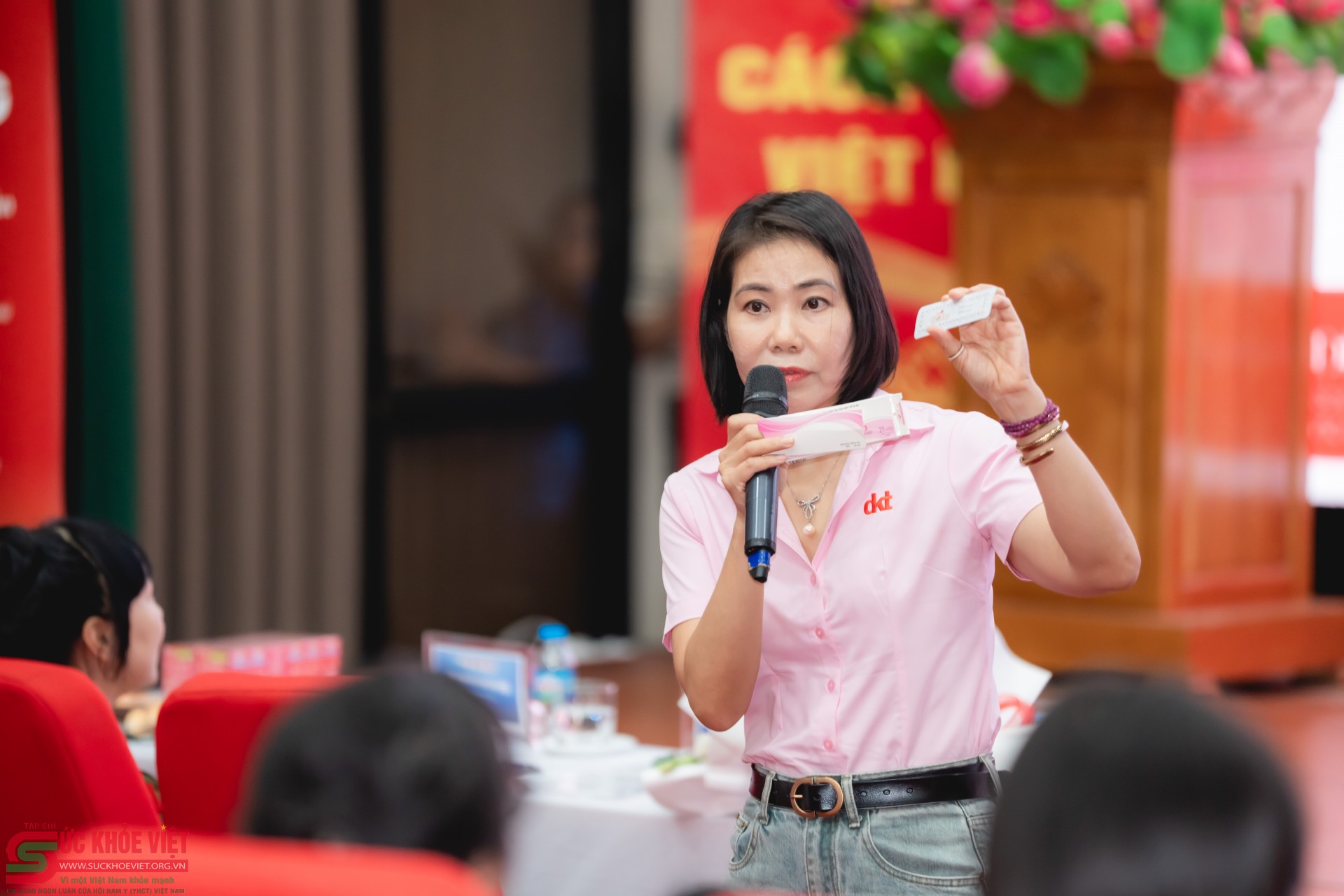 Lan tỏa tri thức – Xây dựng lối sống lành mạnh: Chương trình tuyên truyền SKTD và SKSS cho học sinh, sinh viên Bác sĩ CKI Cao Thị Hồng Chi – Giám đốc Trung tâm Tư vấn dịch vụ SKSS – SKCĐ, Trung ương Hội KHHGĐ Việt Nam hướng dẫn tại chương trình.