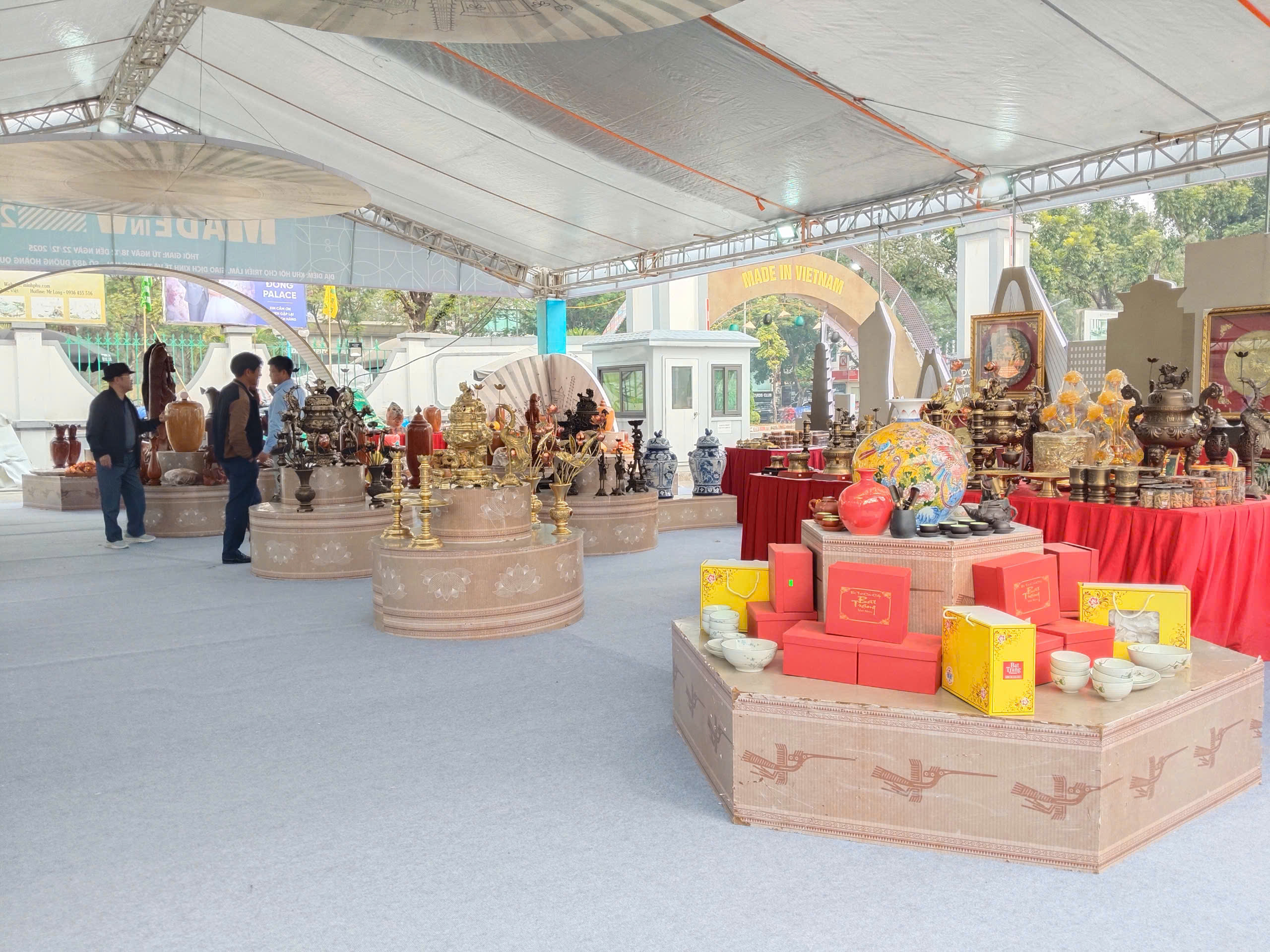 Tuần lễ Thương hiệu Việt và Hội chợ “Made in Vietnam 2025”: Cơ hội kết nối doanh nghiệp và người tiêu dùng z7366040169759 b3b0fd7be06d2884a98e03f804befead