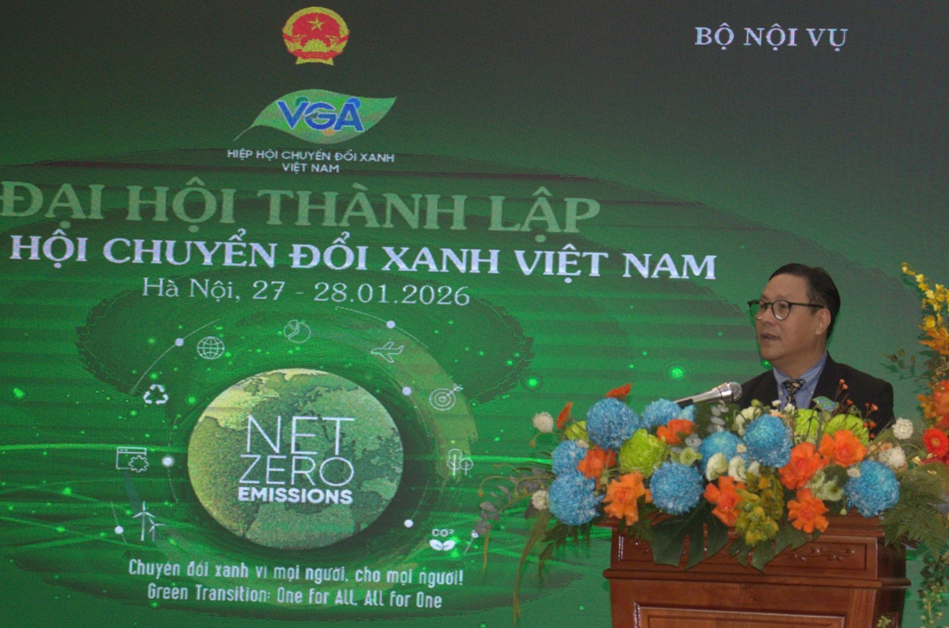 Chủ tịch Hiệp hội Chuyển đổi xanh Việt Nam Đặng Huy Đông phát biểu tại Đại hội. Ảnh: Hoàng Sơn/HNM