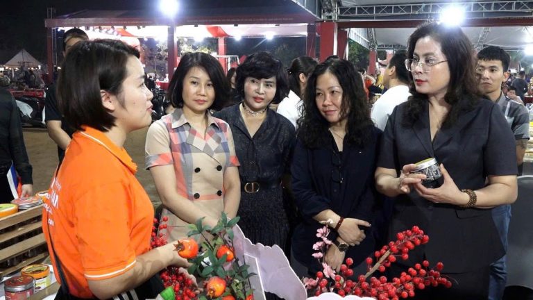 Khai mạc không gian quảng bá đặc sản làng nghề tại Lễ hội Bình Đà 2026