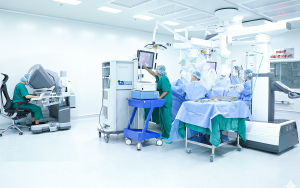 Bệnh viện duy nhất tại Việt Nam sở hữu dàn “siêu robot” phẫu thuật đa chuyên khoa, hàng nghìn ca thành công mỗi năm Hinh 3 1