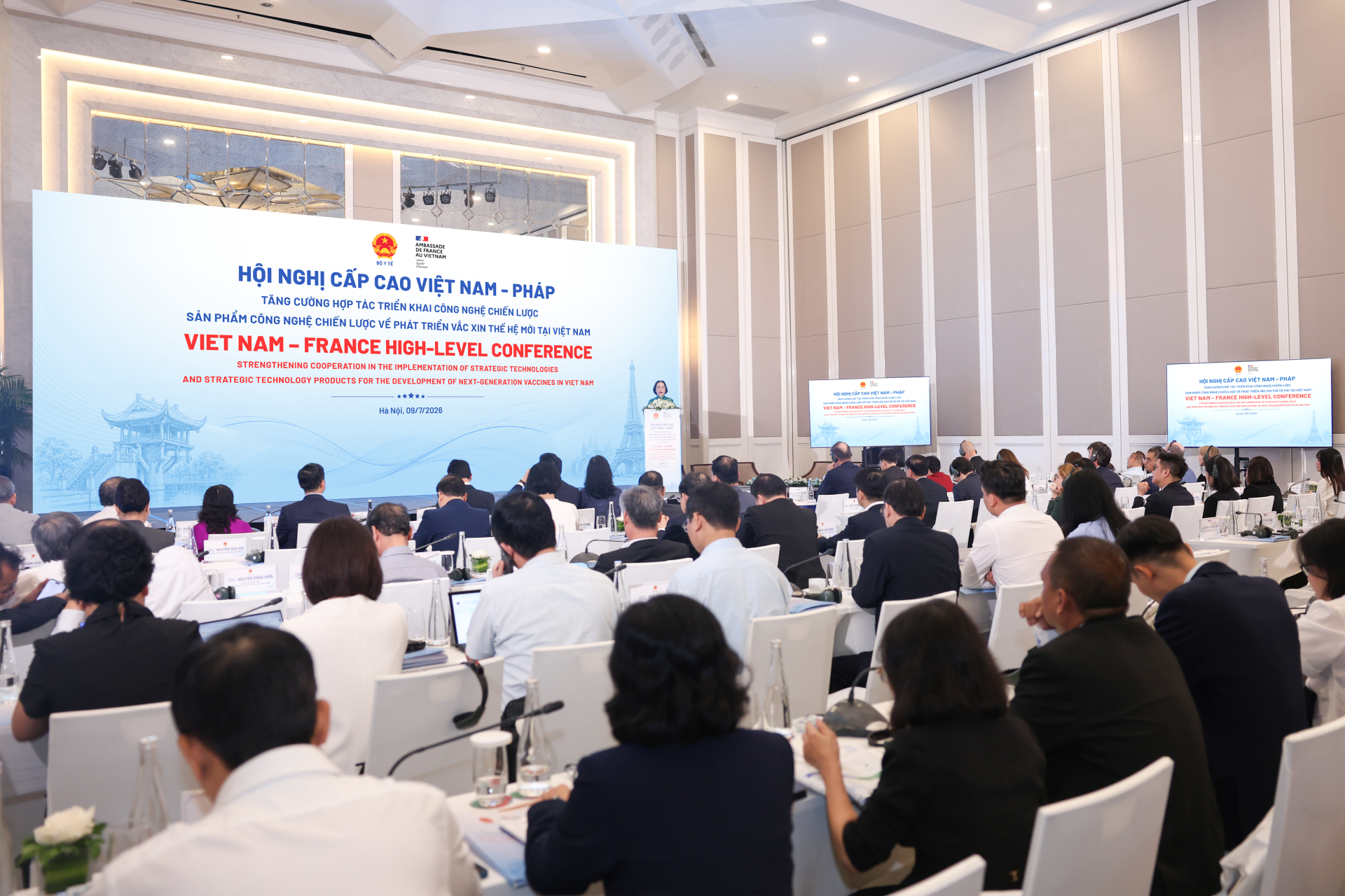 Các vắc xin thế hệ mới theo công nghệ của Pháp sẽ được sản xuất tại Nhà máy Vắc xin và Sinh phẩm VNVC từ năm 2028 Phó Chủ tịch Quốc hội Nguyễn Thị Thanh nhấn mạnh cần hoàn thiện cơ chế mua sắm công để thúc đẩy phát triển vắc xin trong nước.