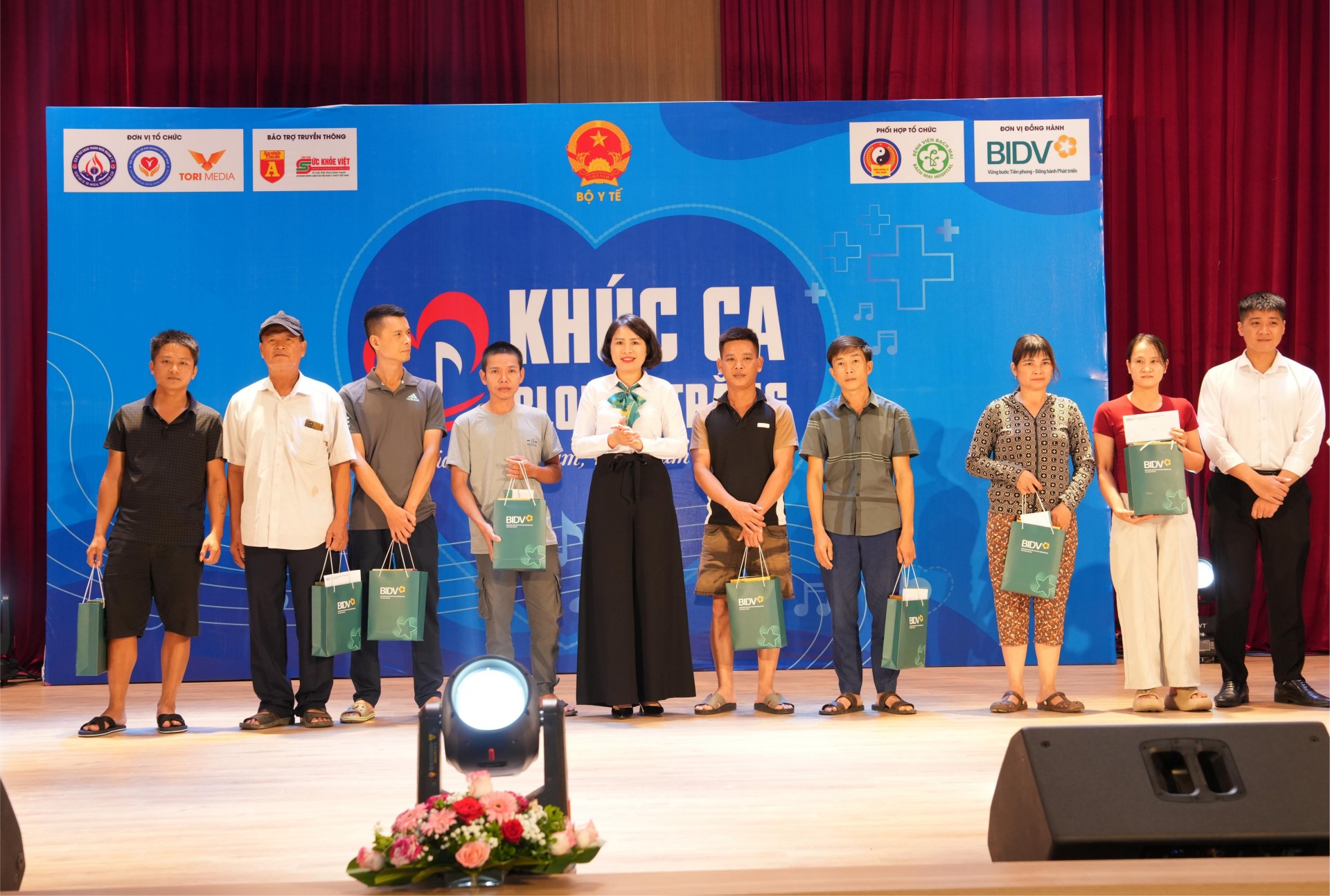 Khúc Ca Blouse Trắng 2026": Giai Điệu Từ Tâm Khơi Mầm Hy Vọng Tại Bệnh Viện Bạch Mai Cơ Sở Ninh Bình dsc0105920260805140555 1