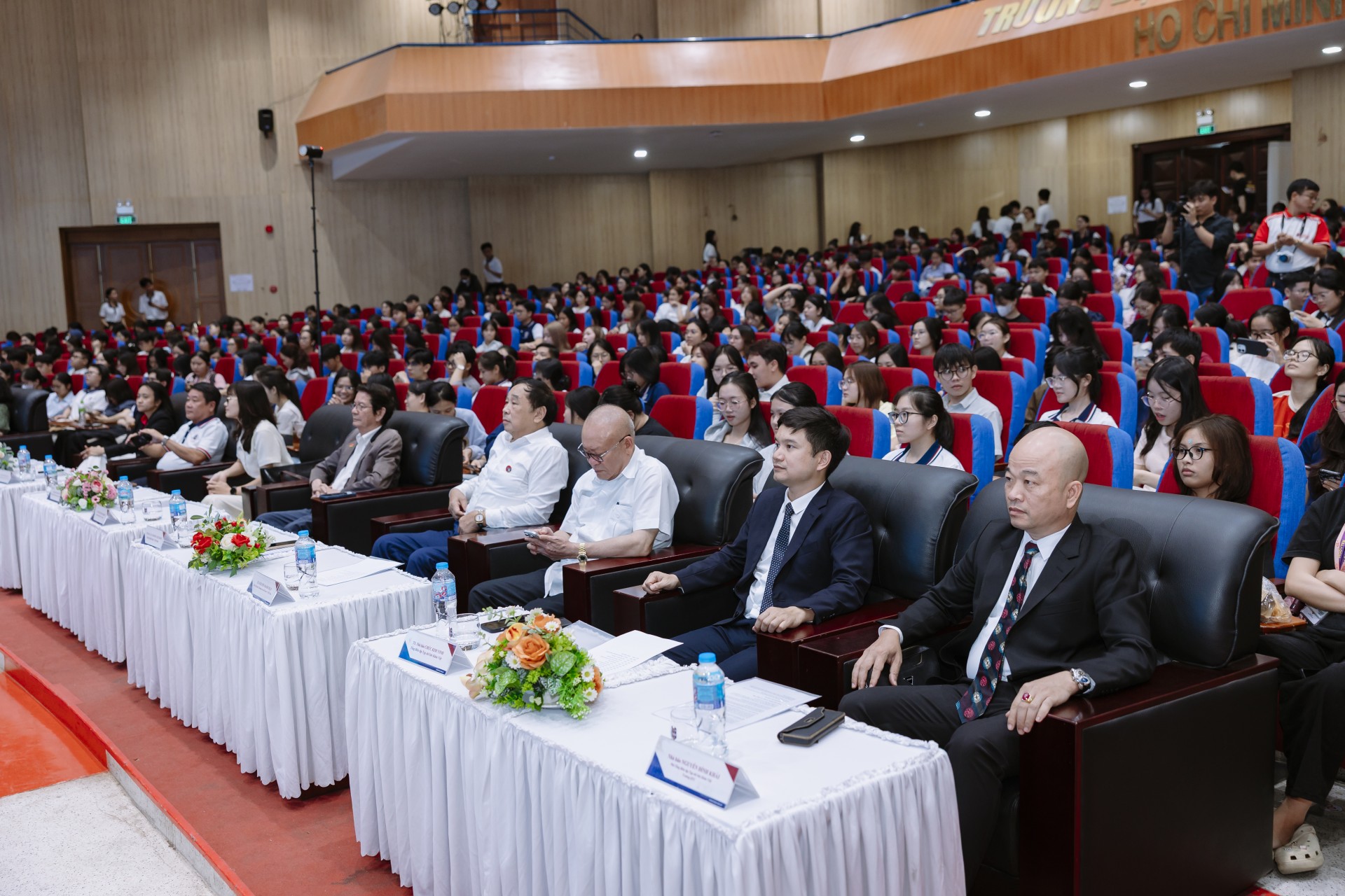Trường Đại học Ngân hàng TP.HCM với chương trình truyền thông giáo dục Sức khỏe Tình dục và Sức khỏe Sinh sản “Chuyện khó nói to” Toàn cảnh chương trình