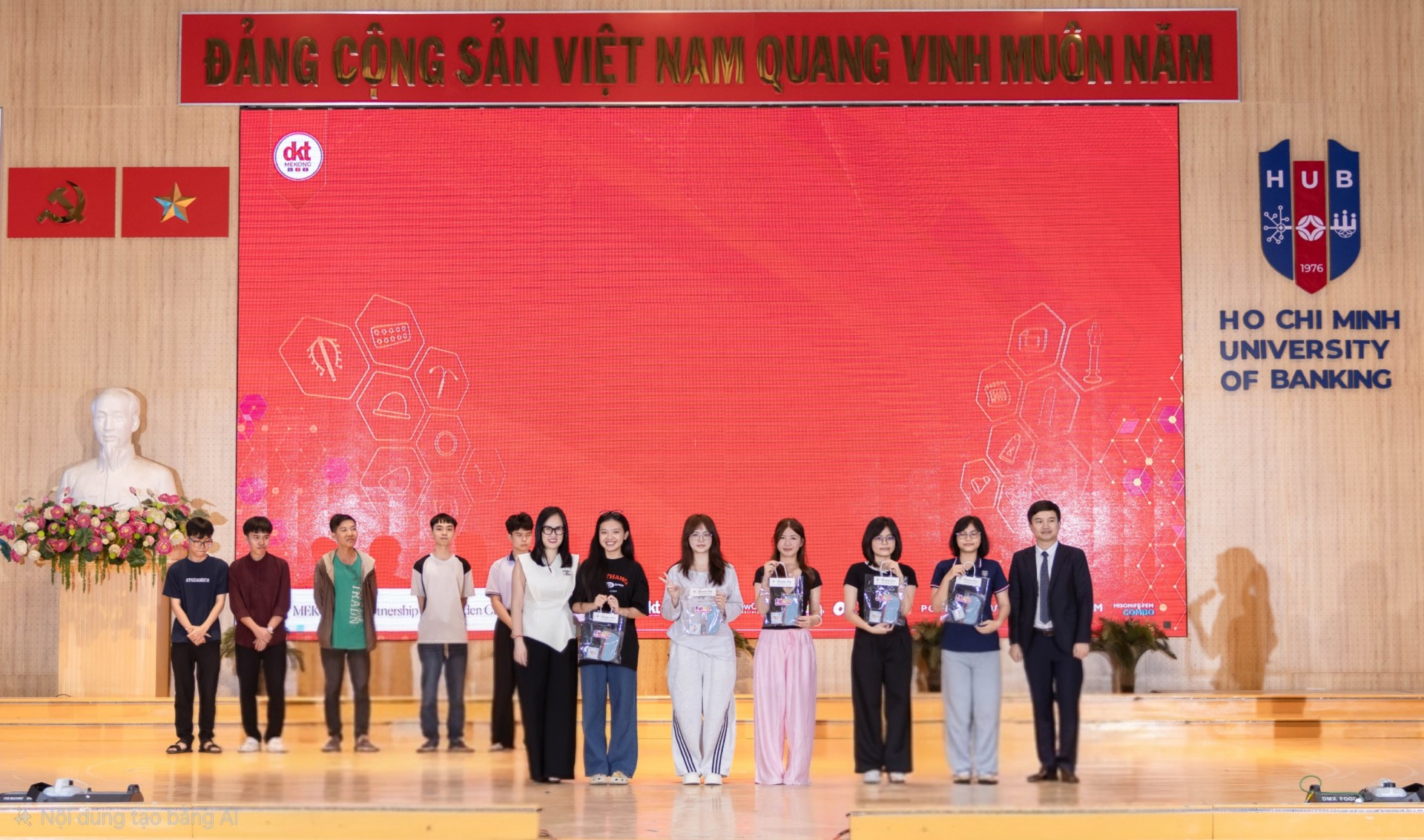 Trường Đại học Ngân hàng TP.HCM với chương trình truyền thông giáo dục Sức khỏe Tình dục và Sức khỏe Sinh sản “Chuyện khó nói to” dh ngan hang 8843120260930082544