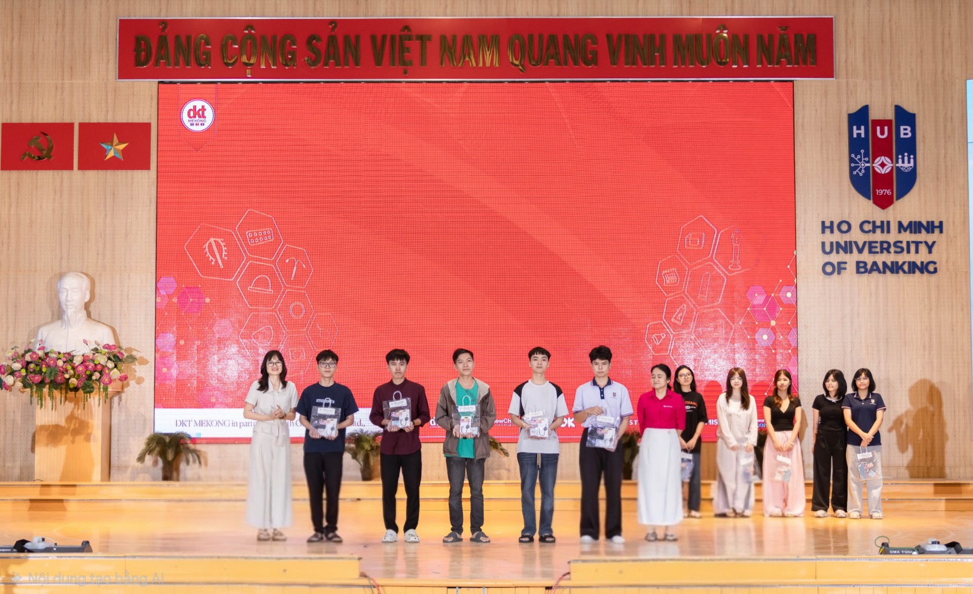 Trường Đại học Ngân hàng TP.HCM với chương trình truyền thông giáo dục Sức khỏe Tình dục và Sức khỏe Sinh sản “Chuyện khó nói to” dh ngan hang 8853120260930082549
