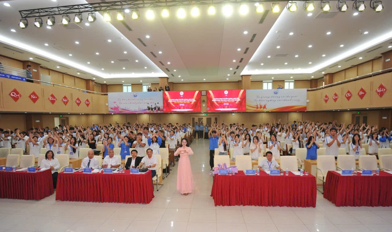 Trang bị kiến thức sức khỏe sinh sản cho giới trẻ: Khi "Chuyện khó, nói to" trở thành chìa khóa tự chủ tương lai img 1790386745479 179038936074020260926092507