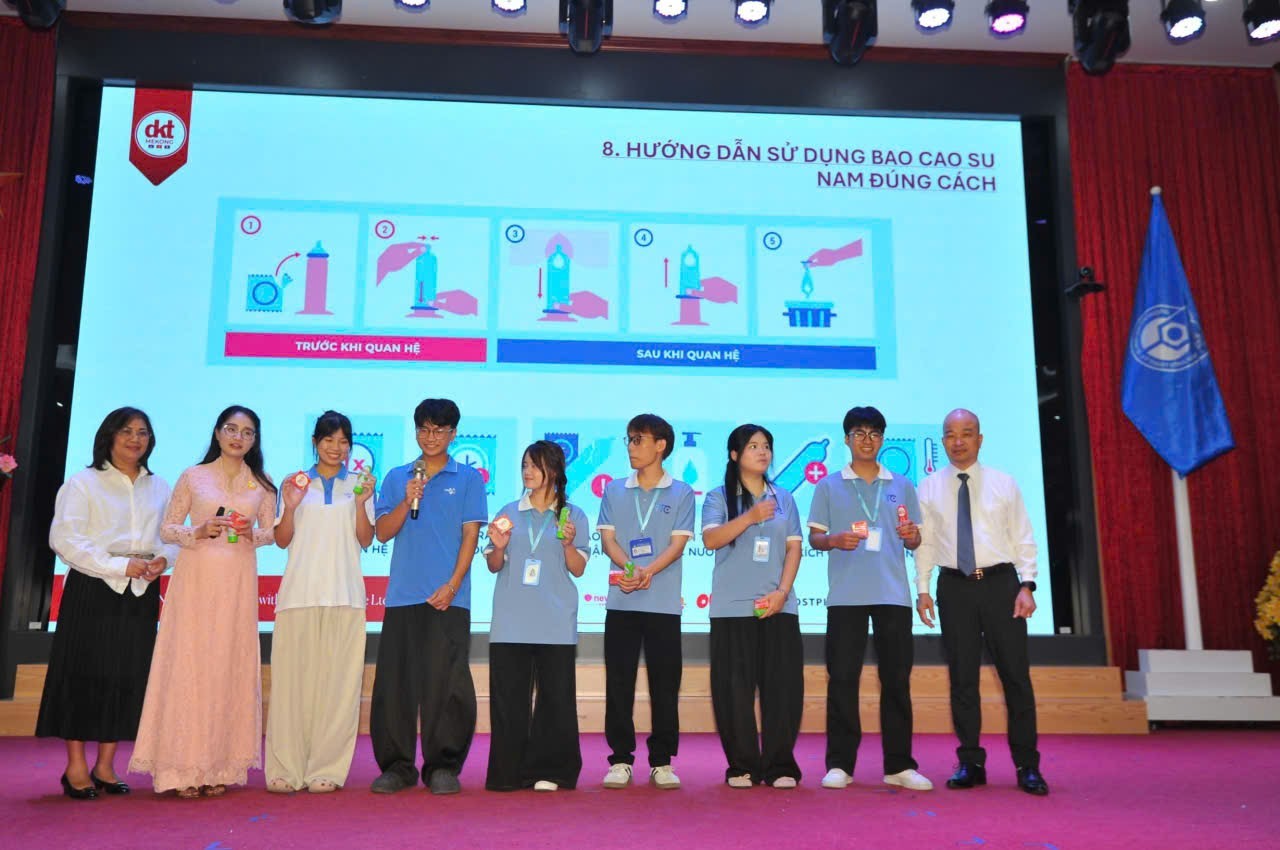 Trang bị kiến thức sức khỏe sinh sản cho giới trẻ: Khi "Chuyện khó, nói to" trở thành chìa khóa tự chủ tương lai img 1790386942263 179038932135620260926092525